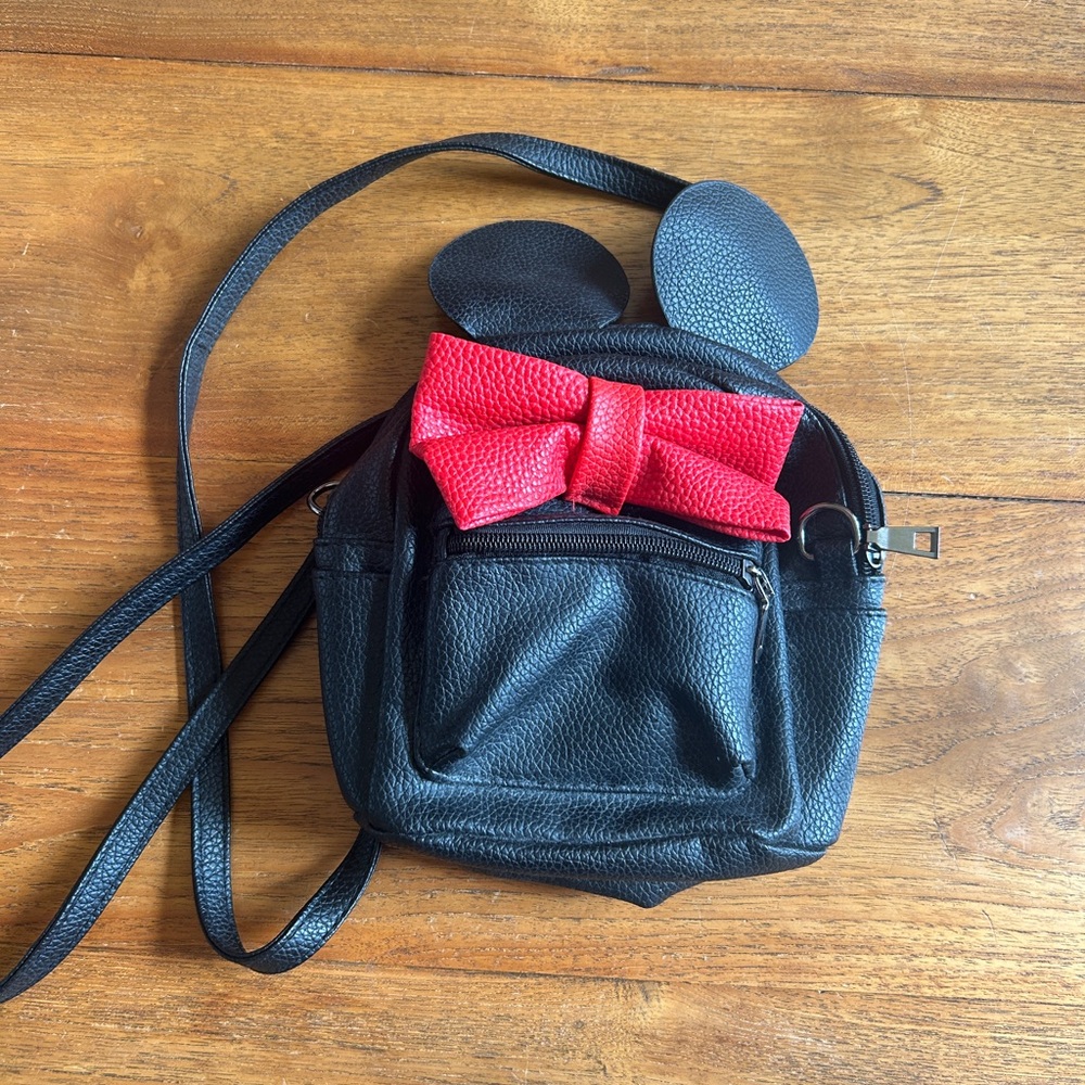 Minnie mouse back pack
